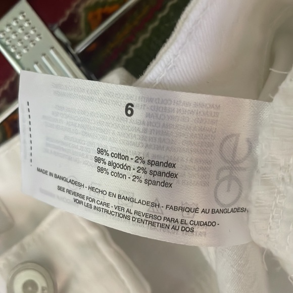 Code Bleu Women’s Capri Pants White Jeans 6 Average 22” inseam All Day Flex - Picture 9 of 9